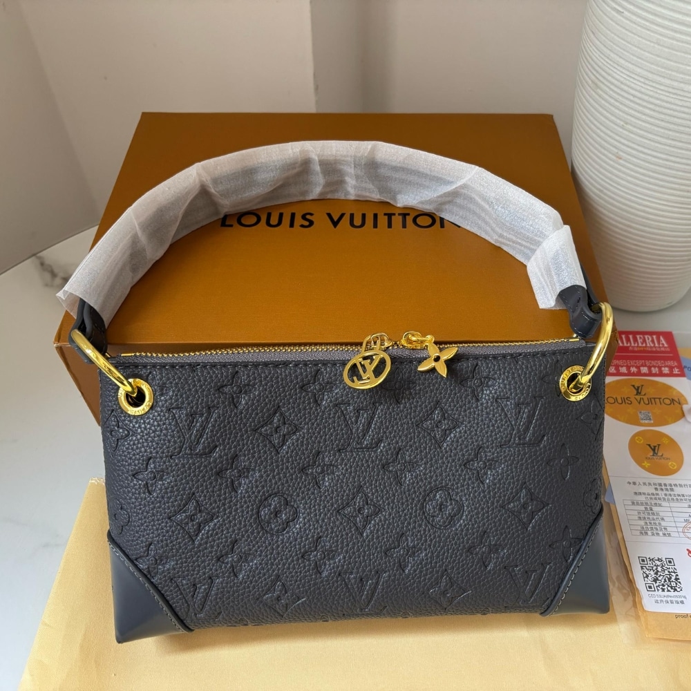 Louis Vuitton Pochette Sèvres Gun Metal 24Cm M12174