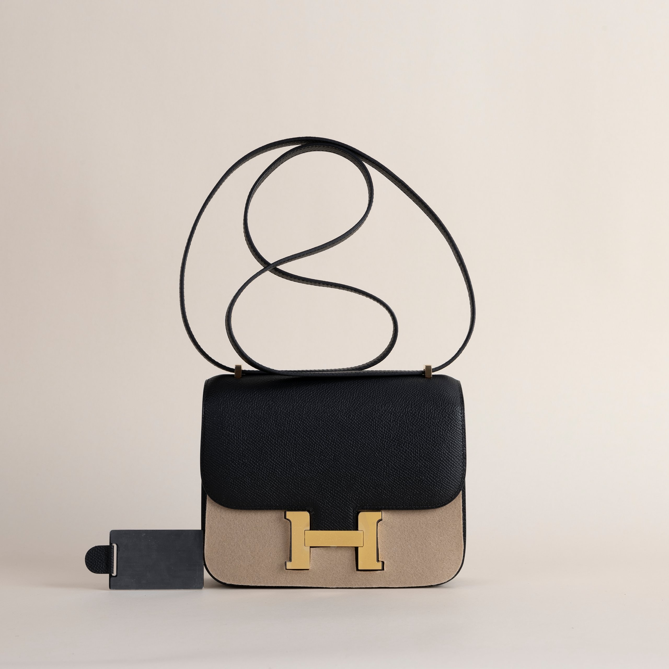 Constance 24 epsom black GHW