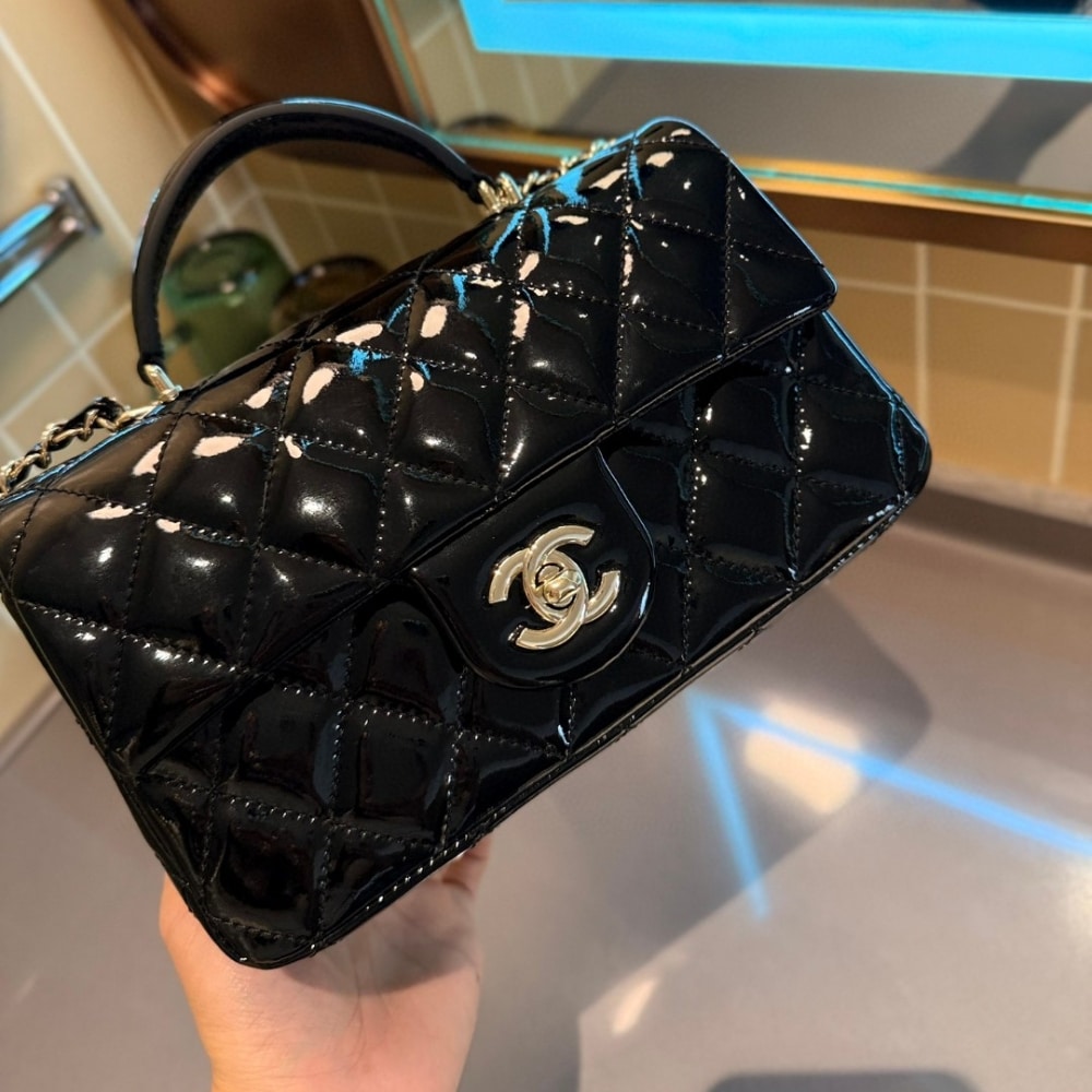 Chanel Classic Mini Bag In Shiny Leather With Handle Black 20Cm