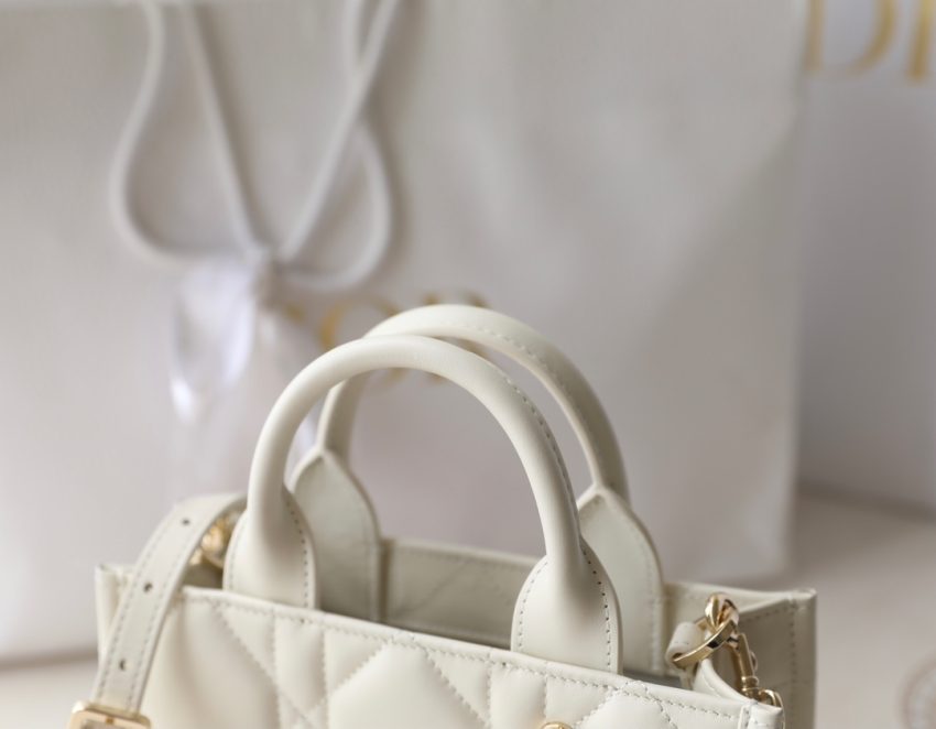 Replica Dior Tote Book Mini White