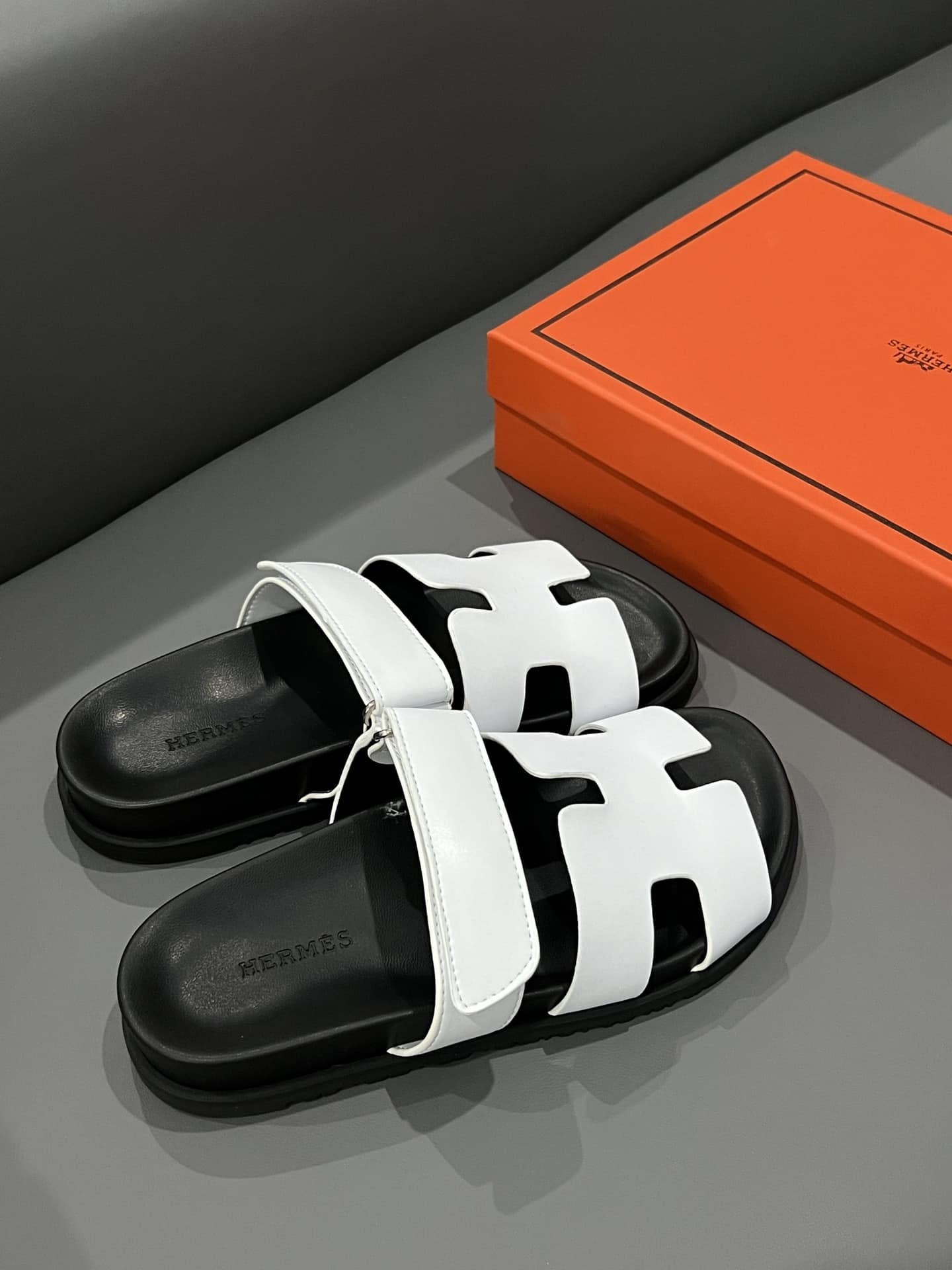 Hermes Chypre Sandal Blanc Calfskin White H222100Z 90345