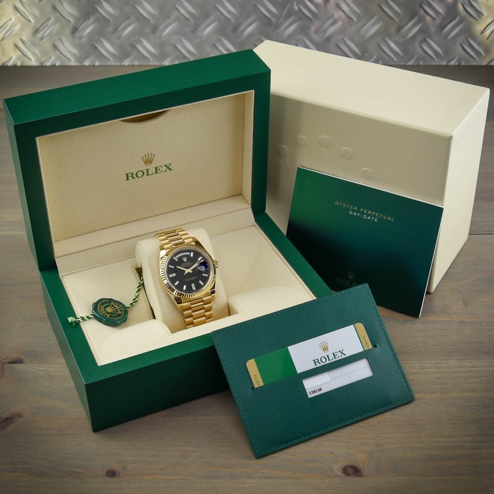 ROLEX 228238 DAY-DATE 40MM PRESIDENT 18K YELLOW GOLD SILVER ROMAN DIAL