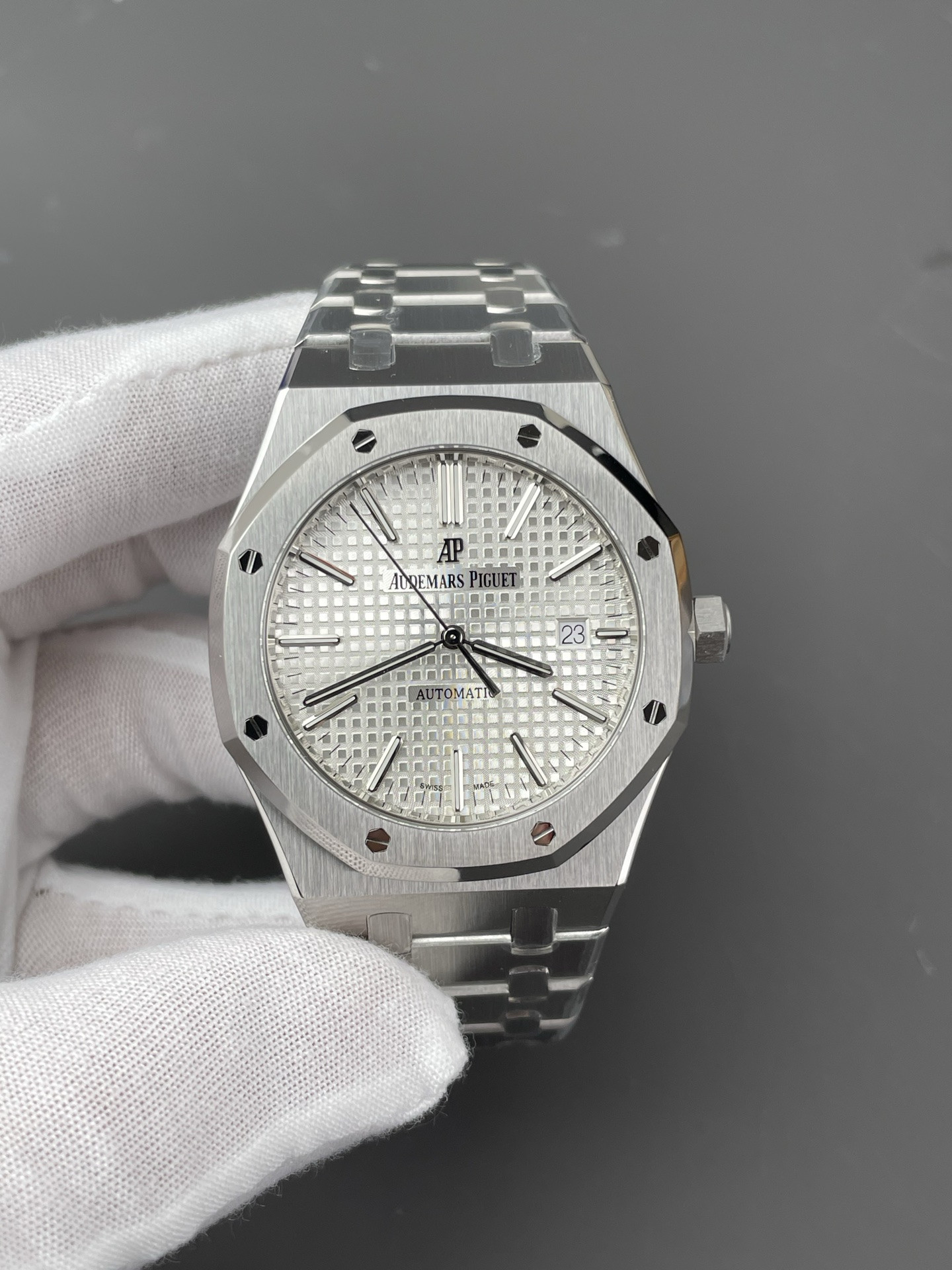 Royal Oak 15400 White Dial