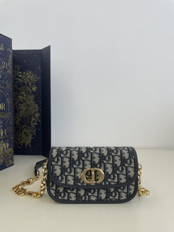 Replica Dior 30 Montaigne Avenue Bag