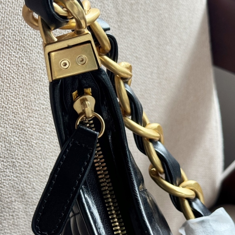 Chanel Gabrielle Bag Black 22cm