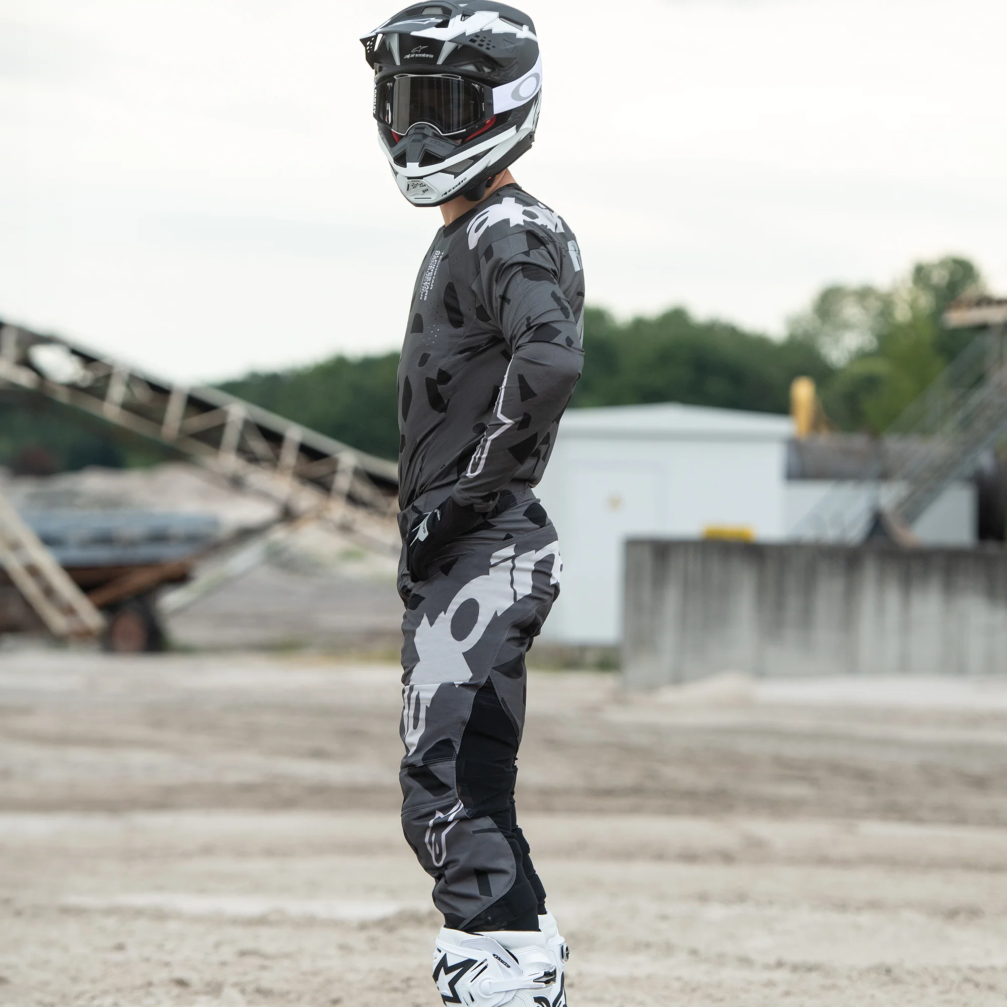 2024 Techstar Graphite Pants