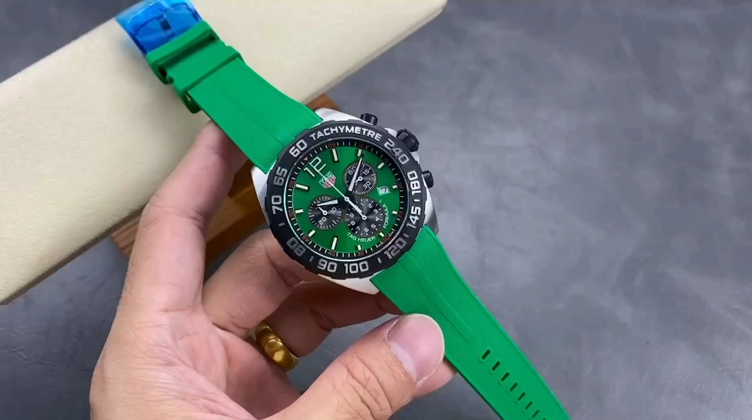 Tag Heuer Formula 1 Chronograph Quartz Green Dial CAZ101AP.FT8056 43MM