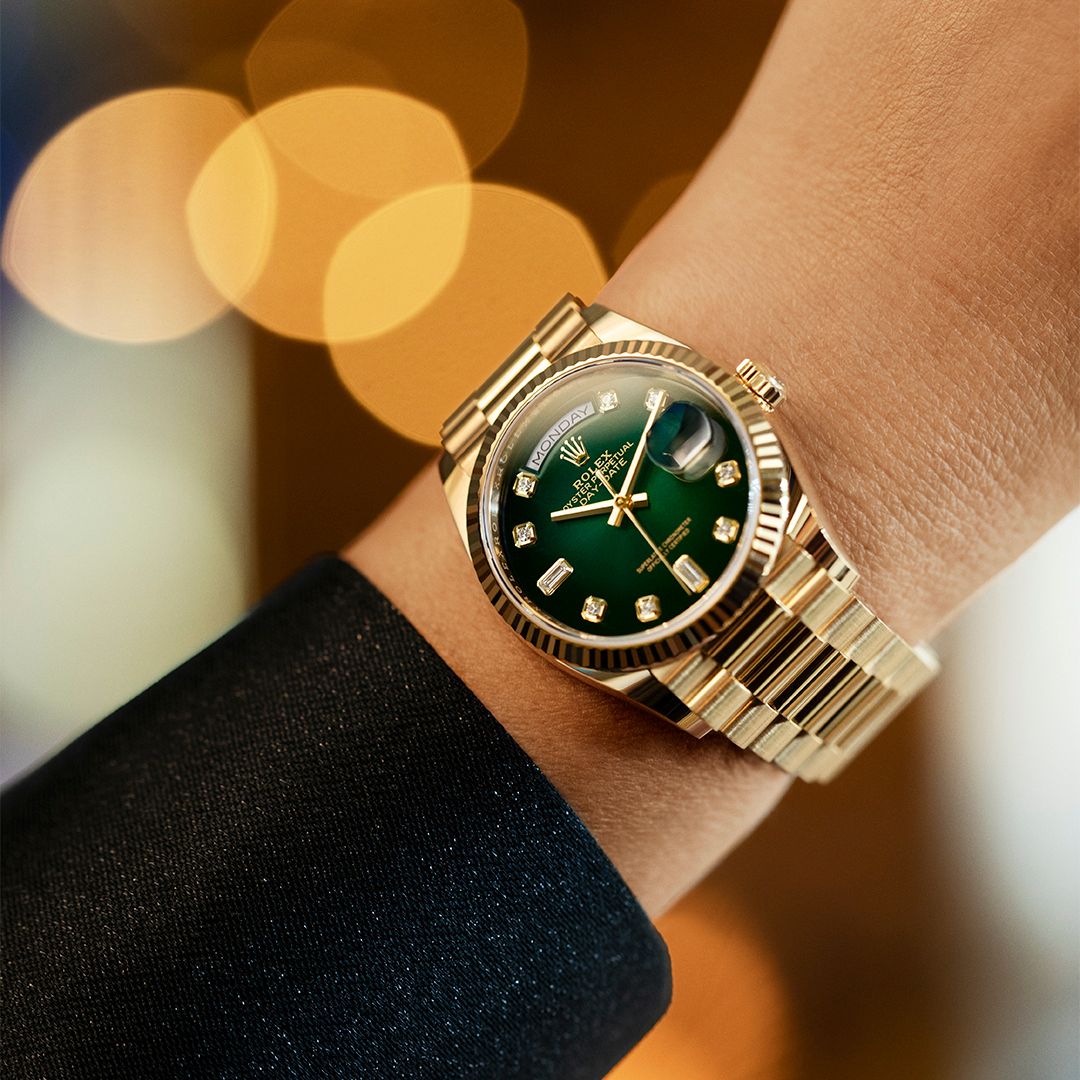 Rolex Day-Date 40mm Green Ombre Diamond Dial Yellow Gold President Automatic Men&rsquo;s Watch 128238