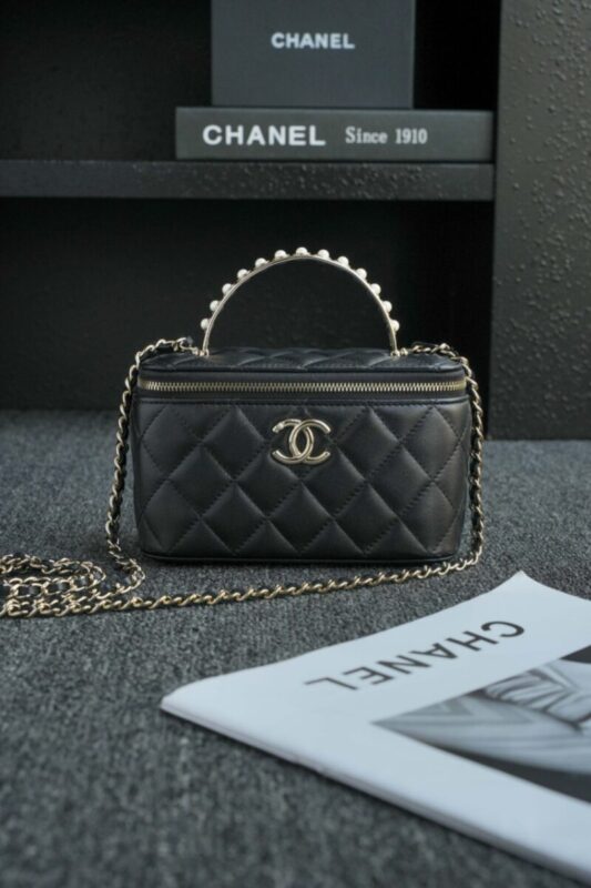 CHANEL 24s Pearl Handle Box Black