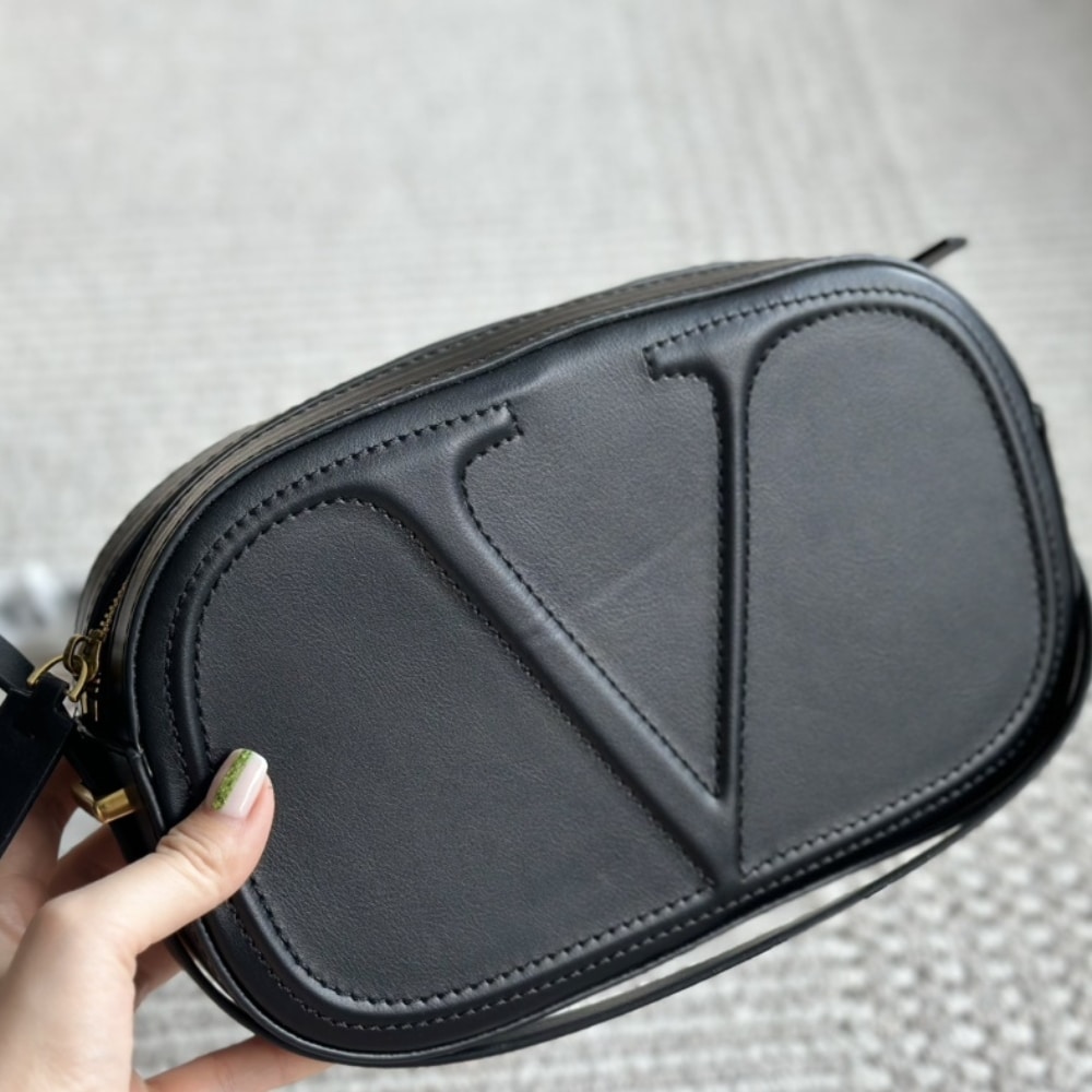 Valentino Vlogo Walk Leather Crossbody Bag Black 25Cm