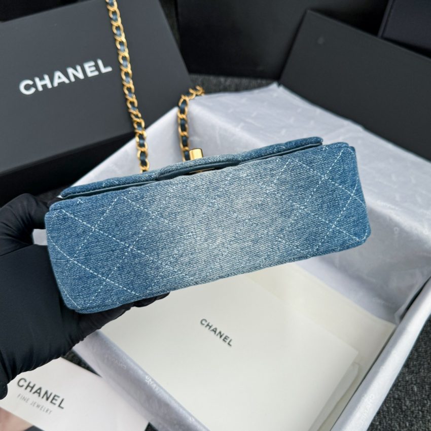 CHANEL Classic Flap 20cm Denim