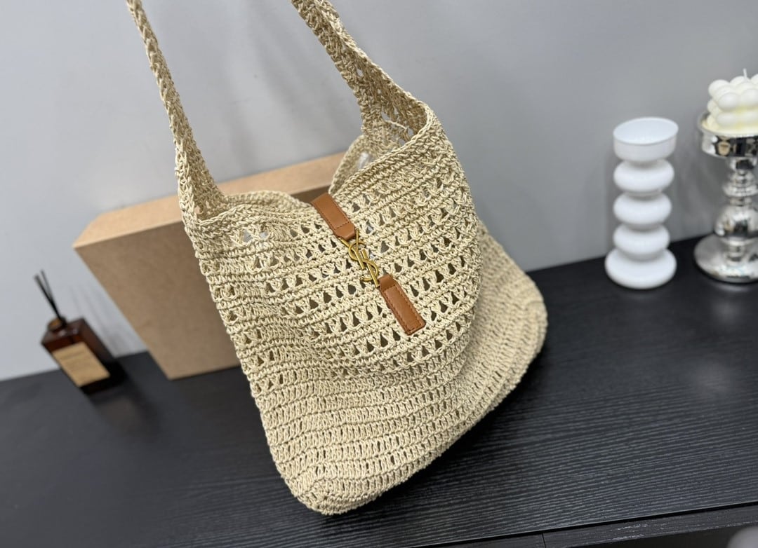 Saint Laurent Le 5 A 7 In Raffia Crochet And Smooth Leather Beige 32Cm 690941Gaaar2080