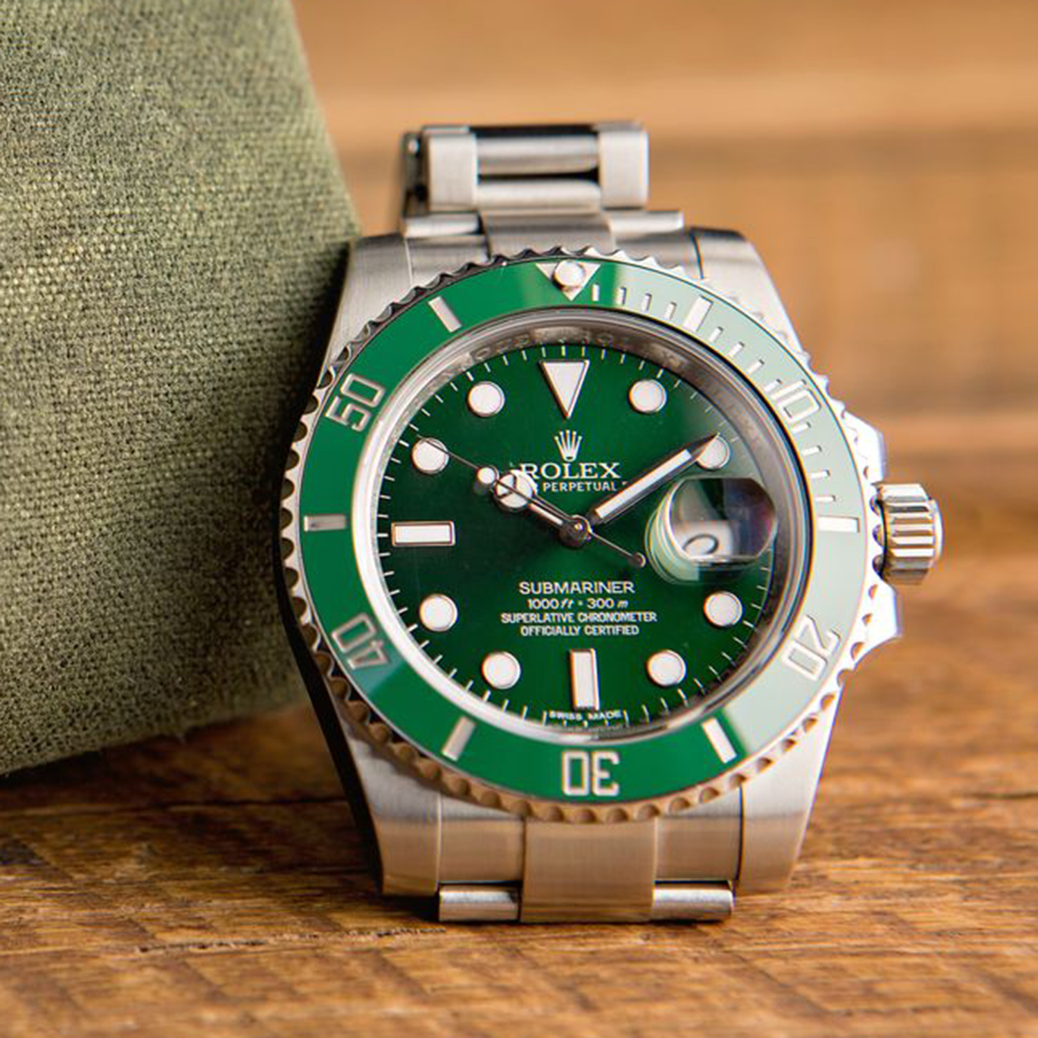 Rolex Submariner Date Hulk Green Dial Steel Mens Watch 116610LV Unworn