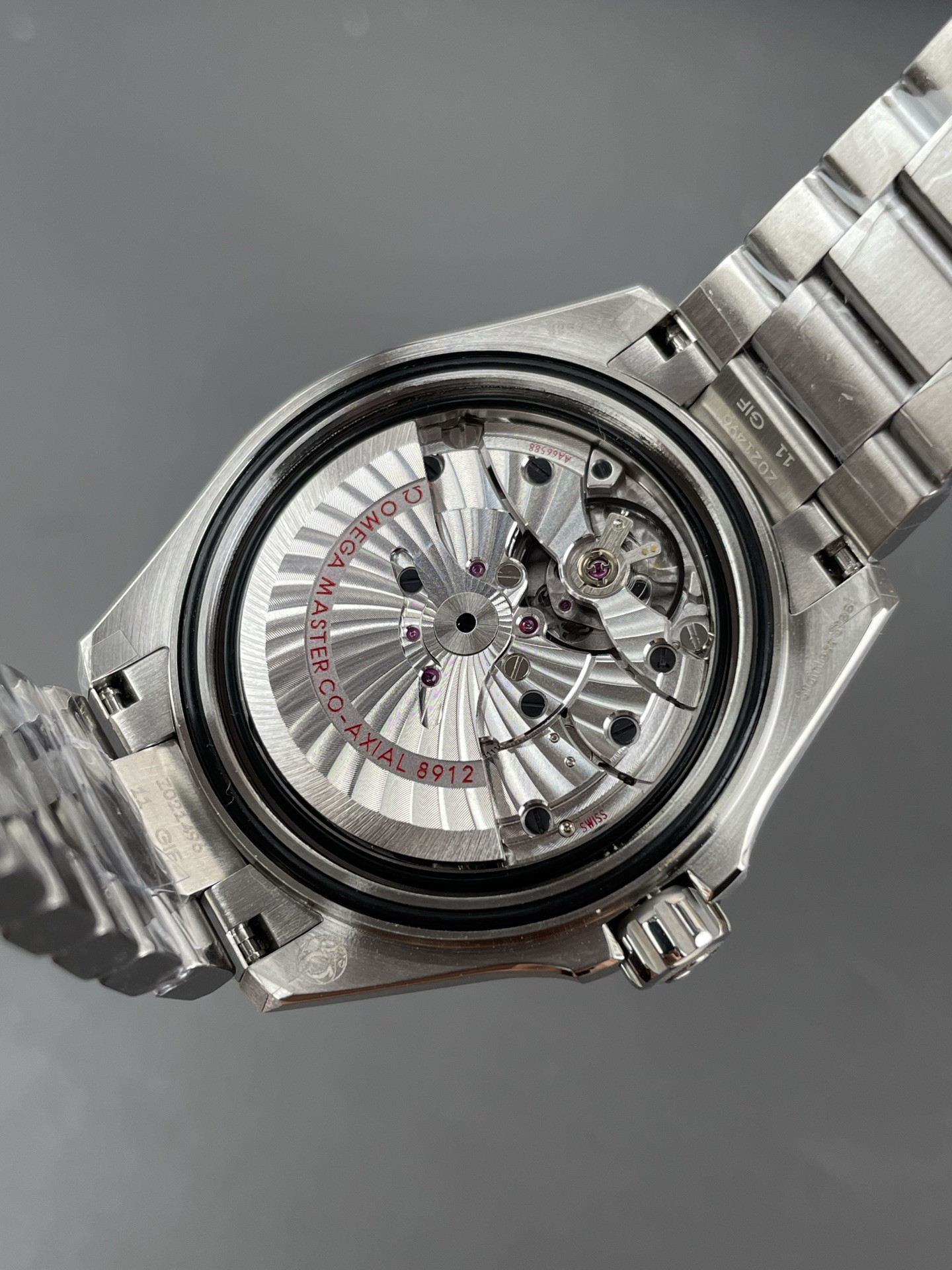 Omega Seamaster Ocean Universe 600M