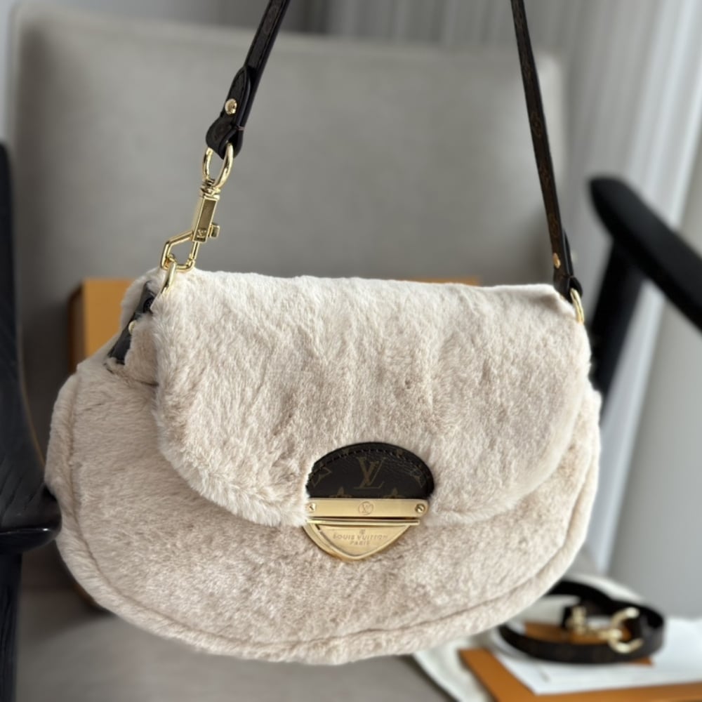 Louis Vuitton Bag Ski Cozygram Sunset Bag Cream 27Cm M12097