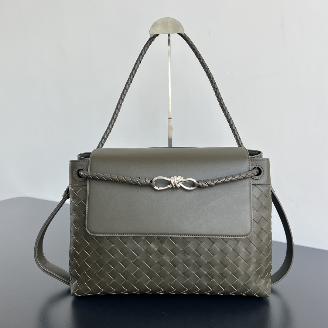 Bottega Veneta Andiamo Messenger Replica