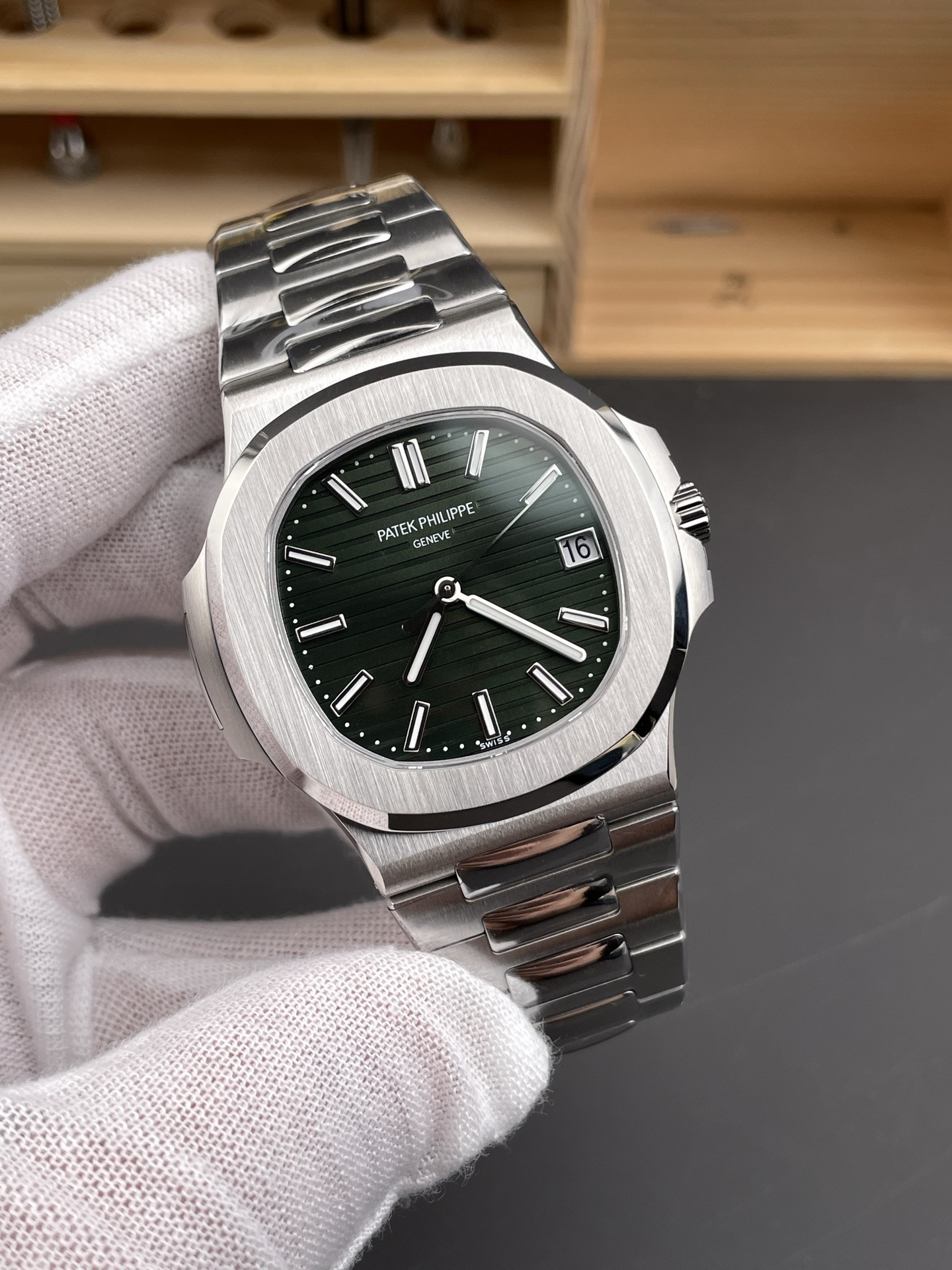 Nautilus 5711 Green Dial