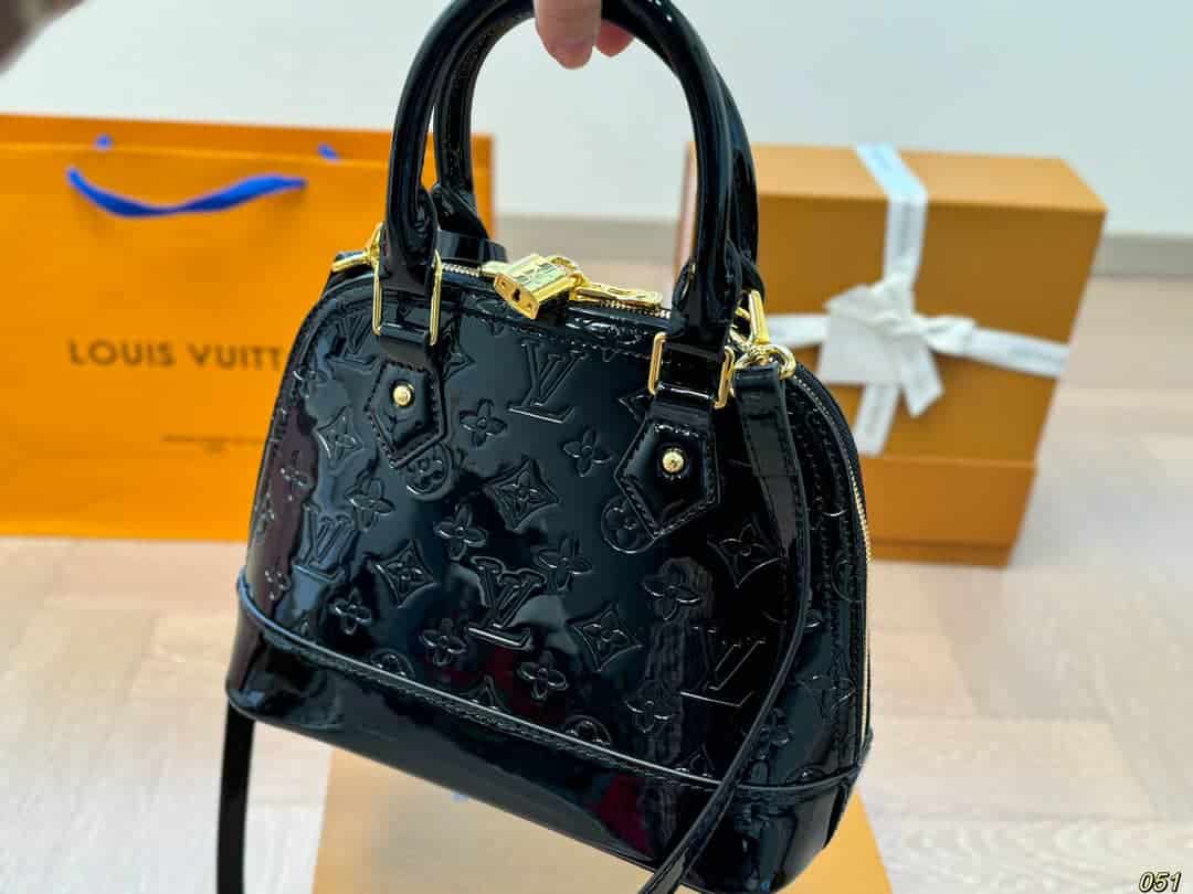Louis Vuitton Alma BB Monogram Vernis Leather Black 25Cm