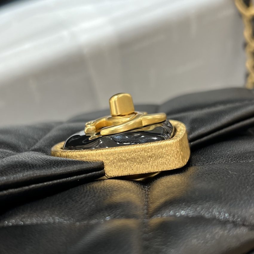 CHANEL 23s Love Enamel Flip Black