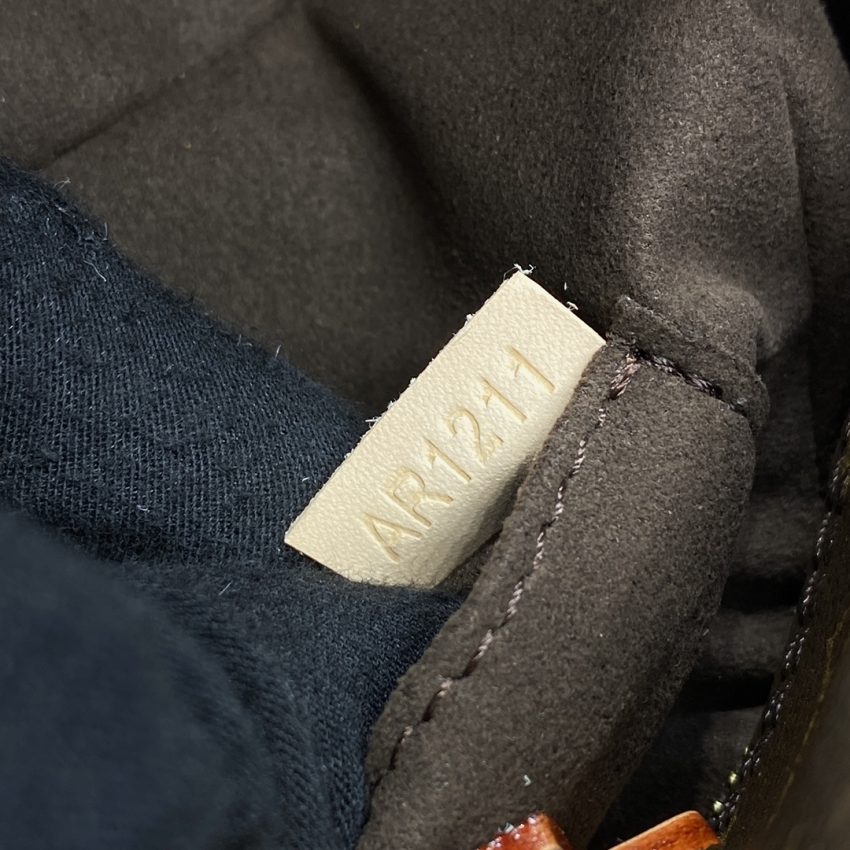 Replica Louis Vuitton Scott