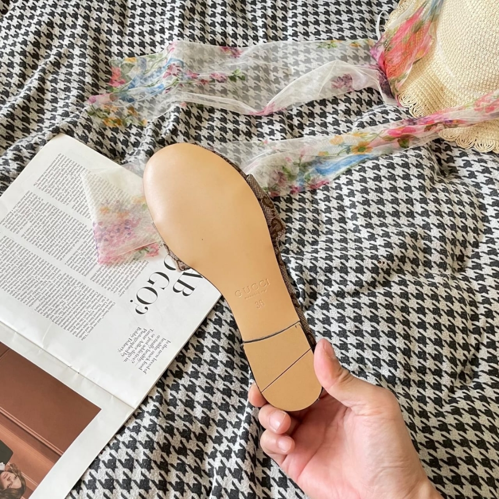 Gucci Women’s Slide Sandal With Horsebit Beige And Dark Brown GG Canvas 835828 FAB10 2543