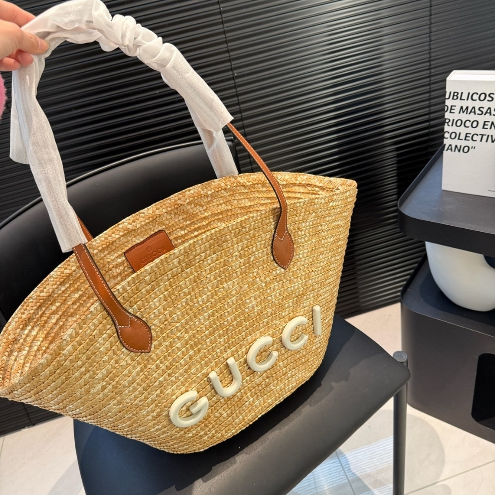 Gucci Medium Straw Tote With Patch Natural 27Cm ‎779530 9AAE9 9541
