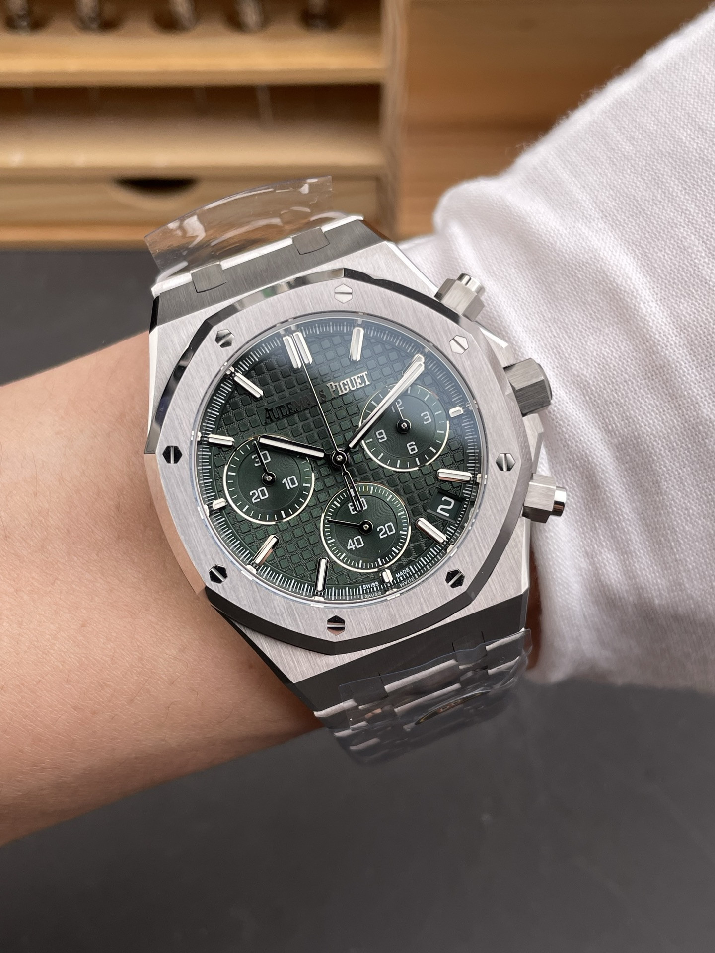 Royal Oak 26240 Green Dial