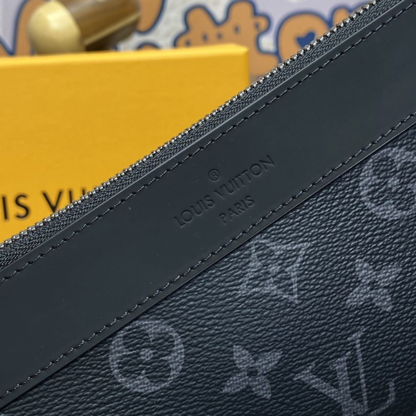 Replica Louis Vuitton Discovery Pochette