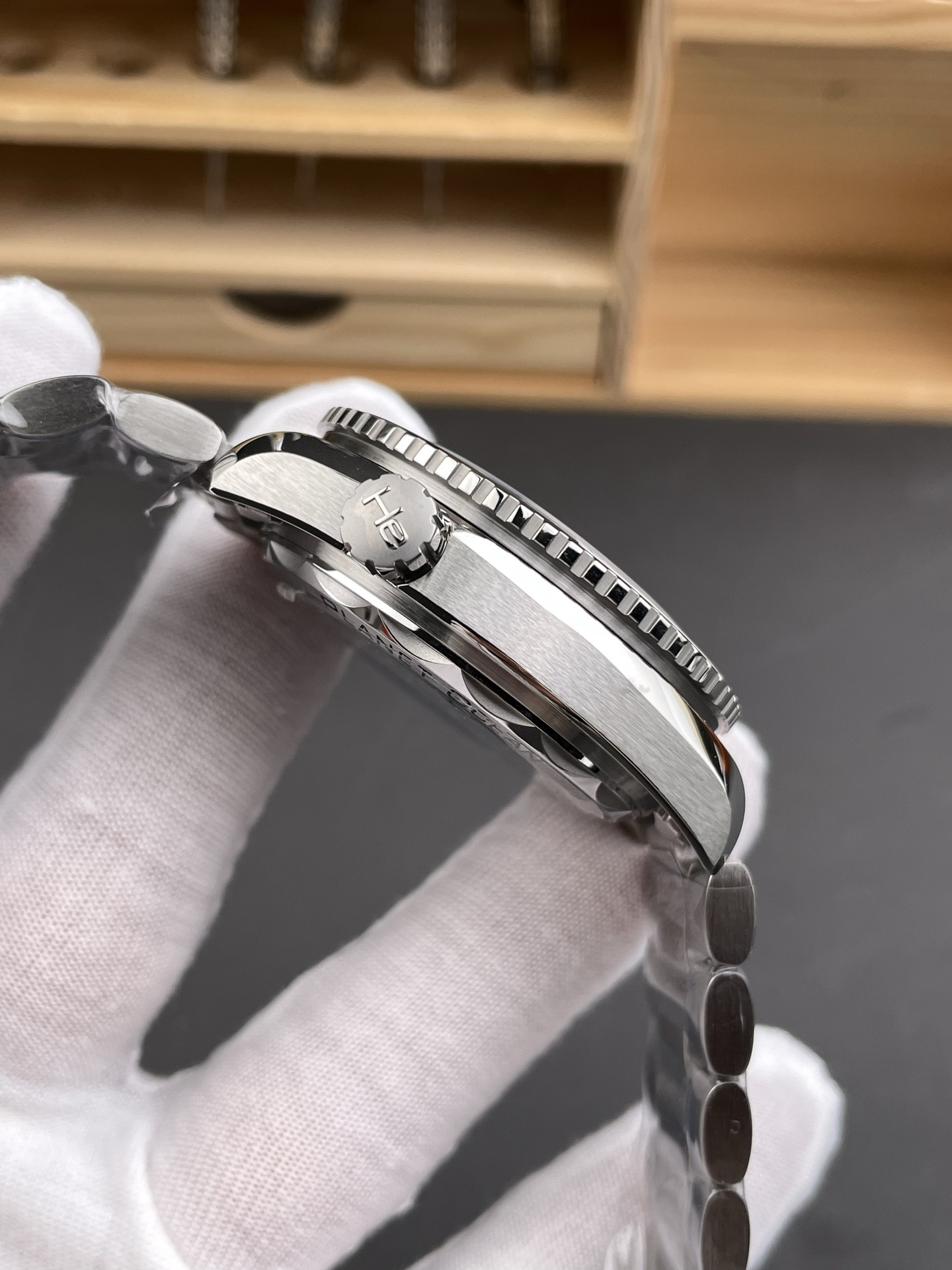 Seamaster 600 GMT, Taiji Bezel