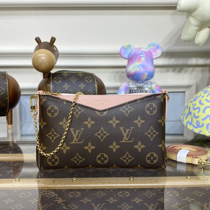 Replica Louis Vuitton Pallas Clutch Pink
