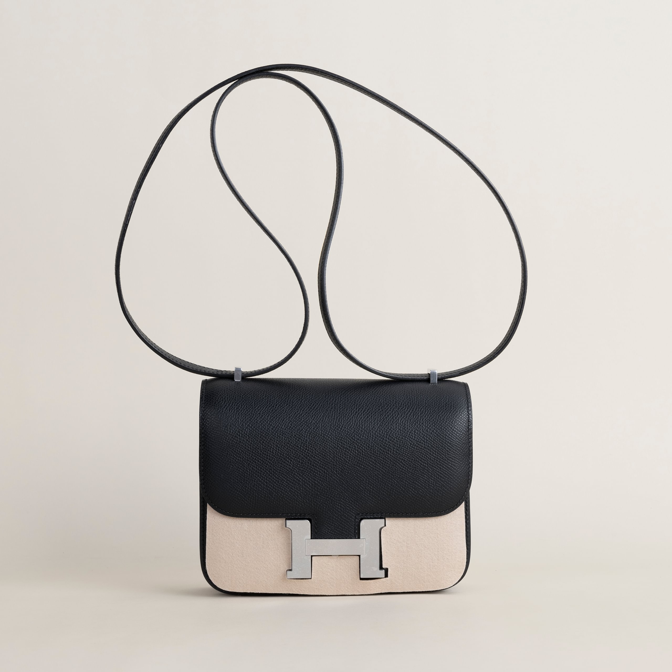 Constance 18 epsom black PHW