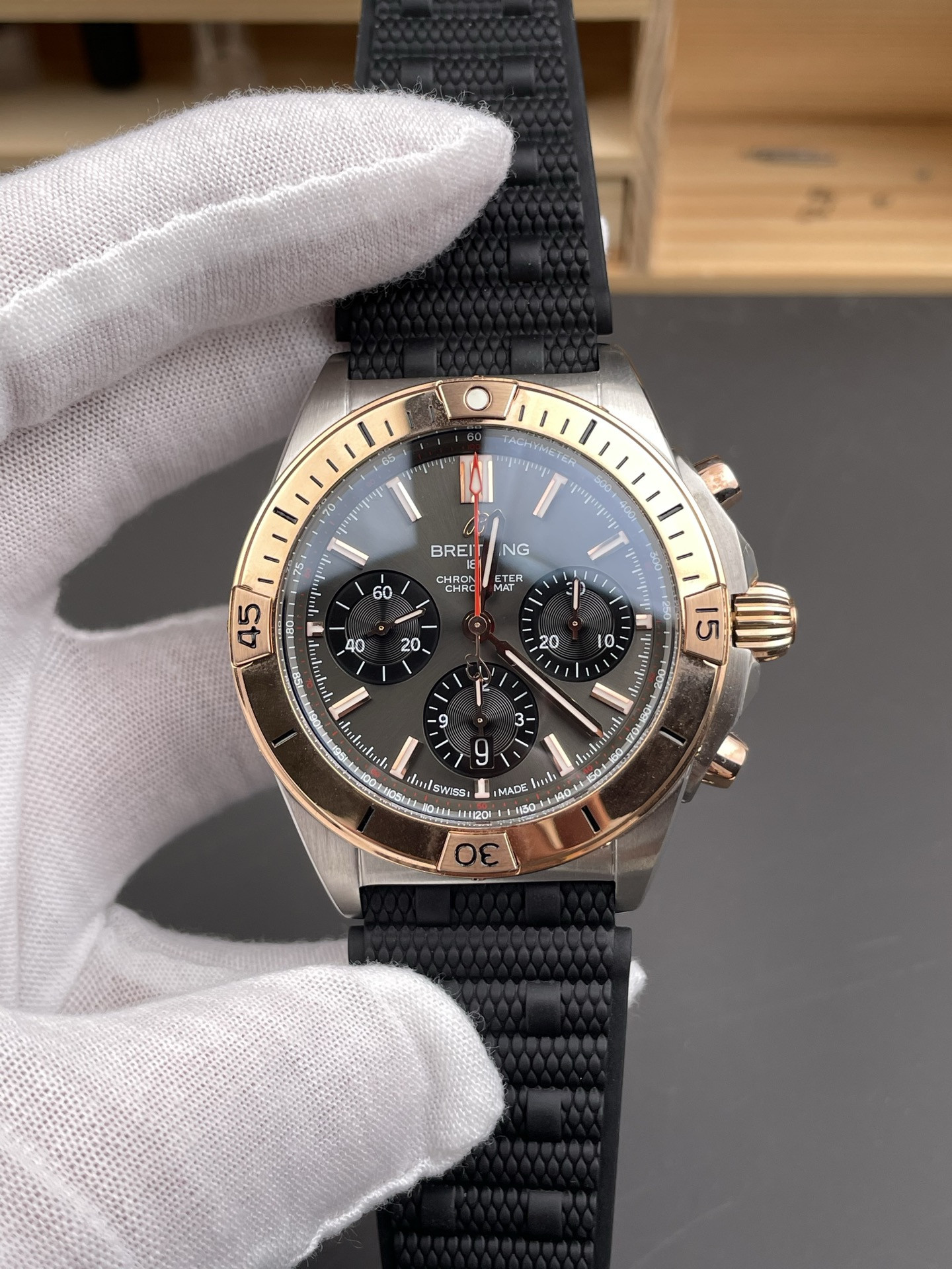 Chronomat B01 Two-tone Rose Gold Grey Dial Rubber Strap