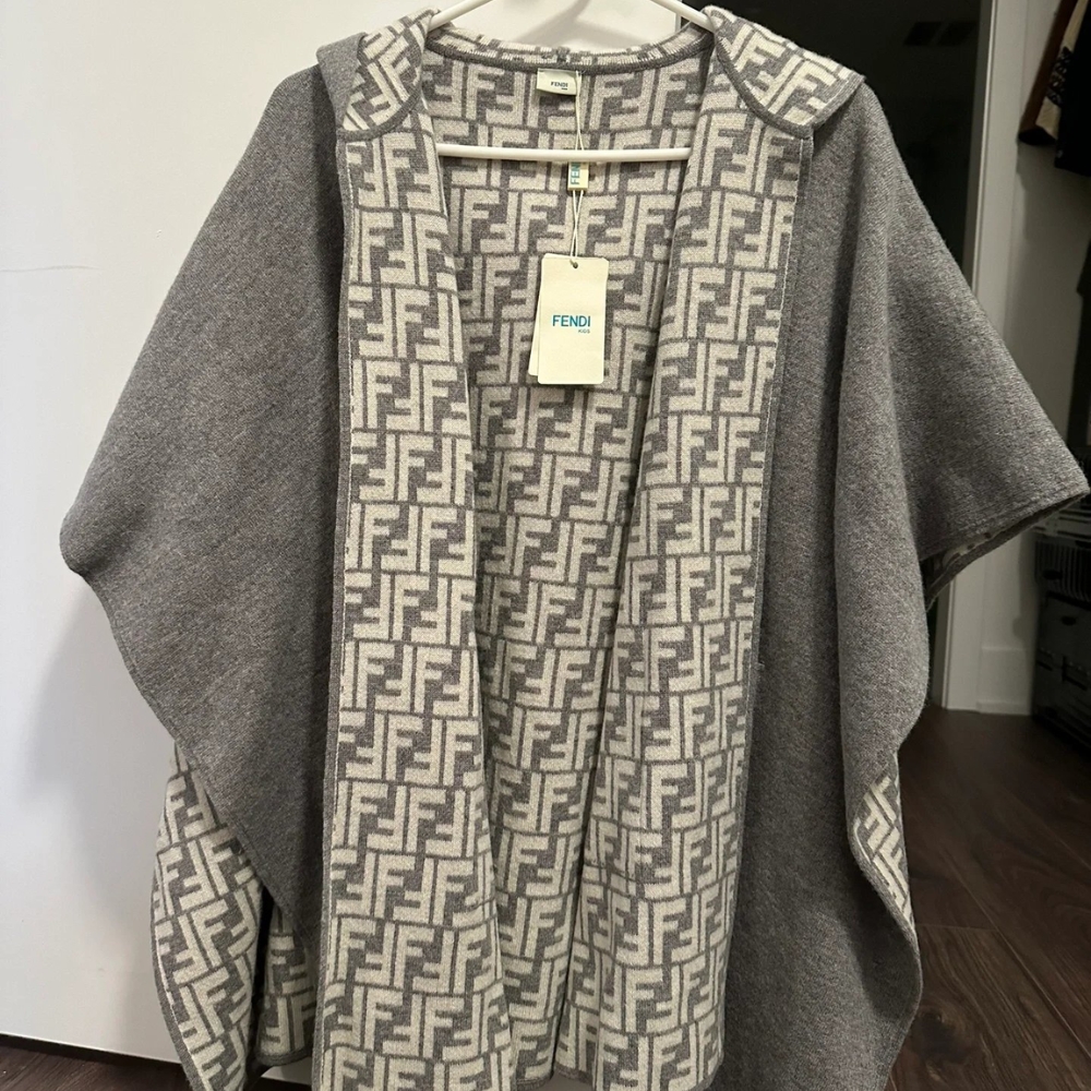 Fendi Ff Poncho Gray And White Wool And Cashmere