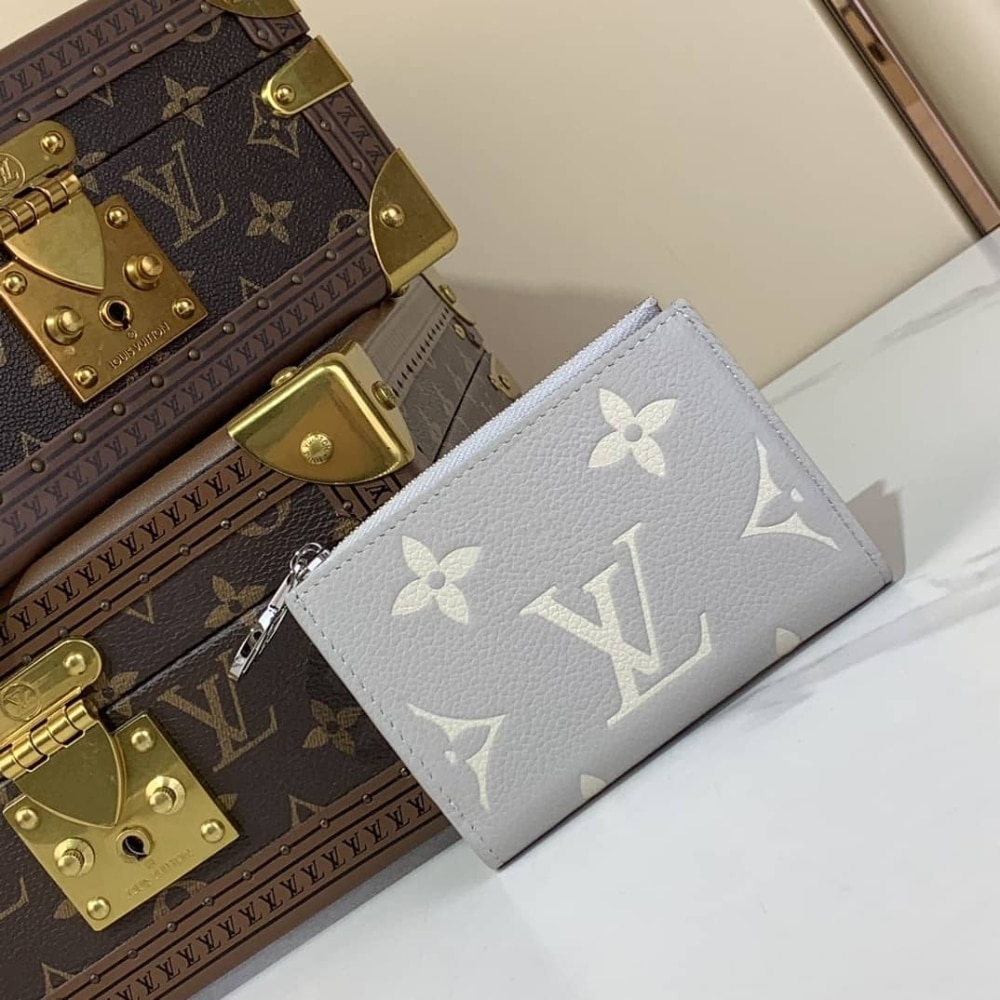 Louis Vuitton Lisa Wallet Bicolor Monogram Brume Gray 11Cm M13797
