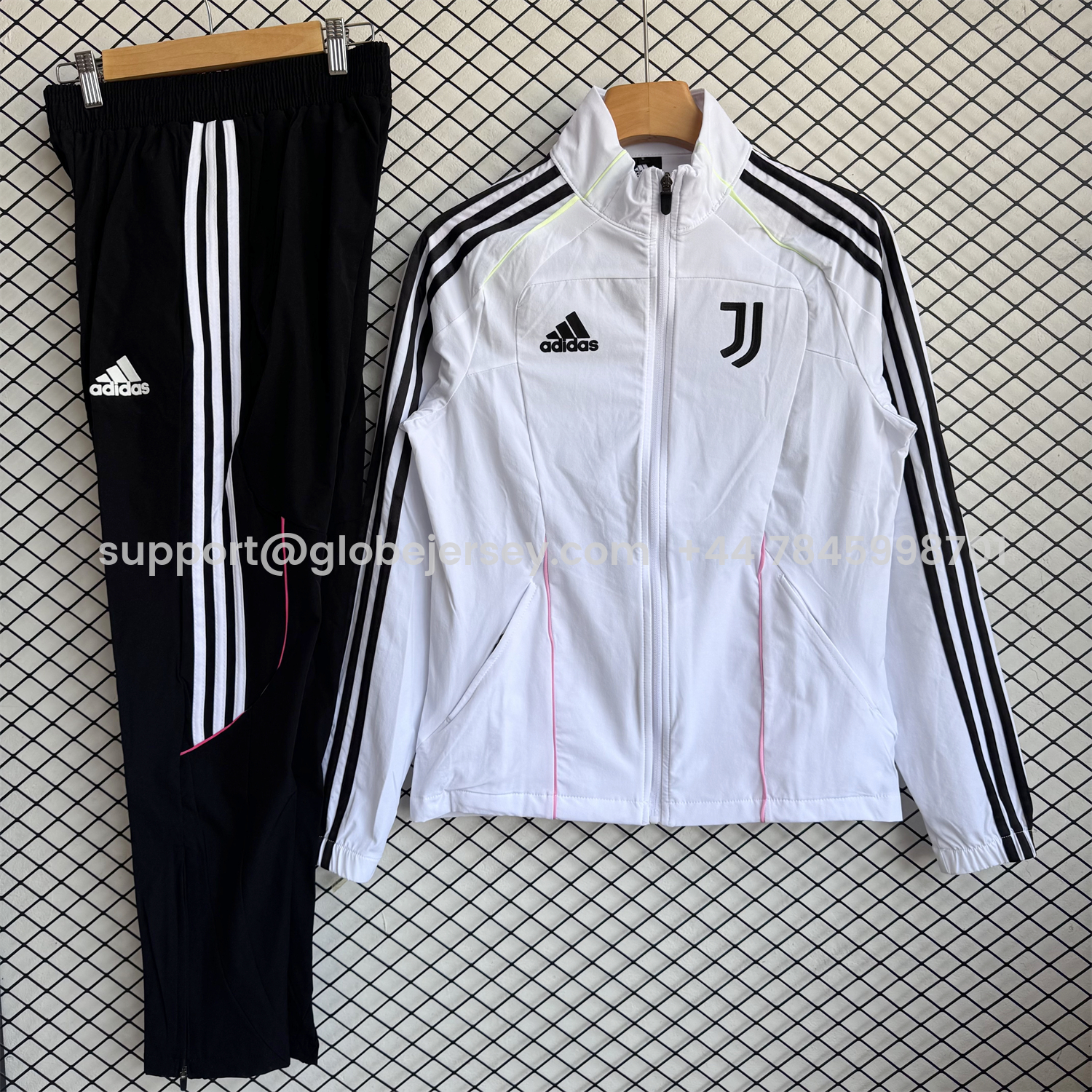 Juventus 25-26 Windbreaker Training Set - White Top and Black Pants
