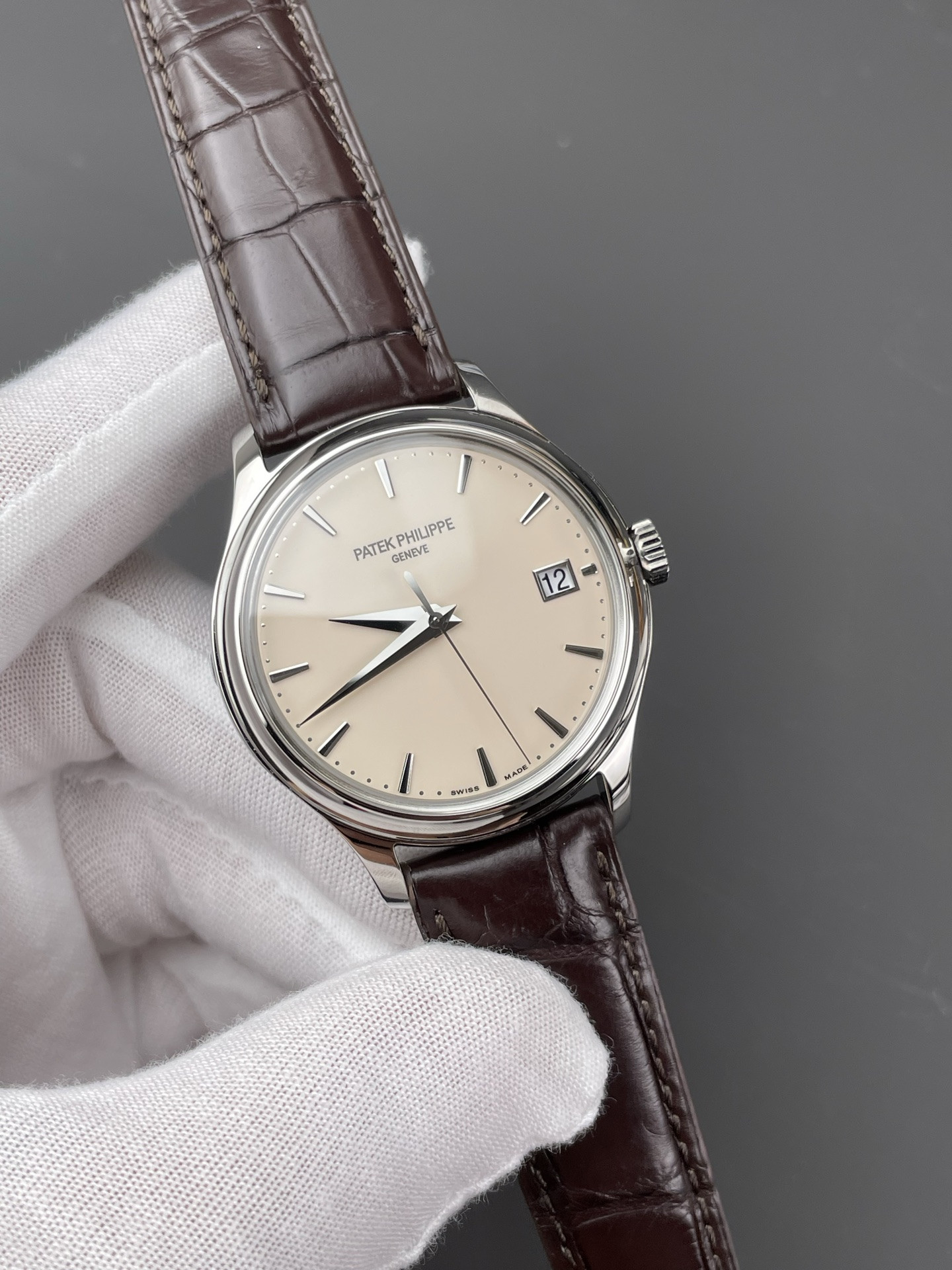 Patek Calatrava 5227G Officer Case White Gold Version