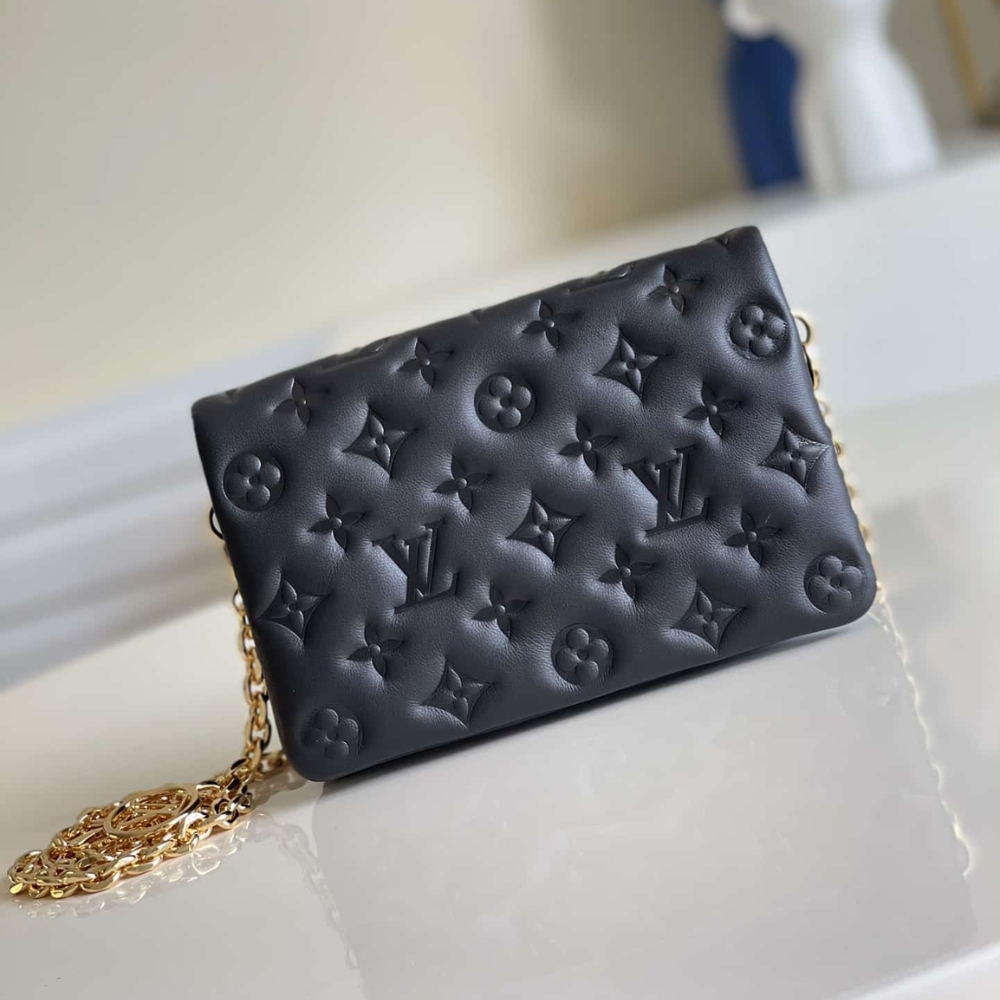 Louis Vuitton Pochette Coussin Black 20Cm M82116