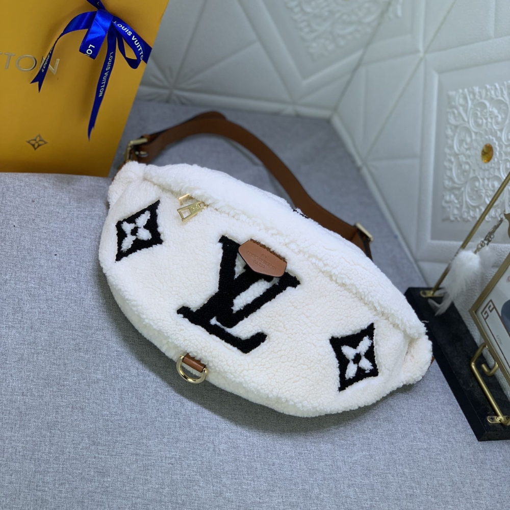 Louis Vuitton Bumbag Monogram Teddy Fleece White 37Cm M23715