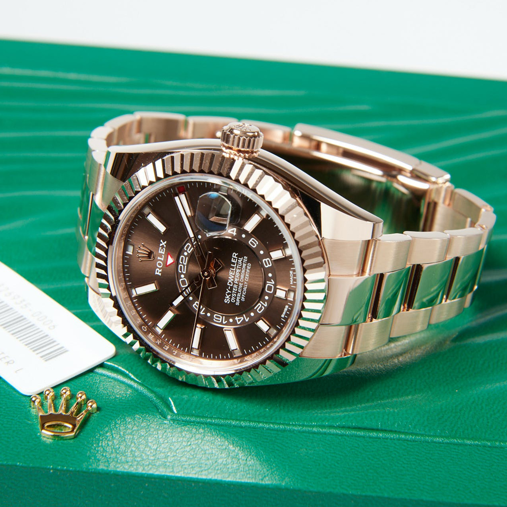 2025 NEW Rolex Sky-Dweller Oyster, 42 mm, yellow gold M336938-0008