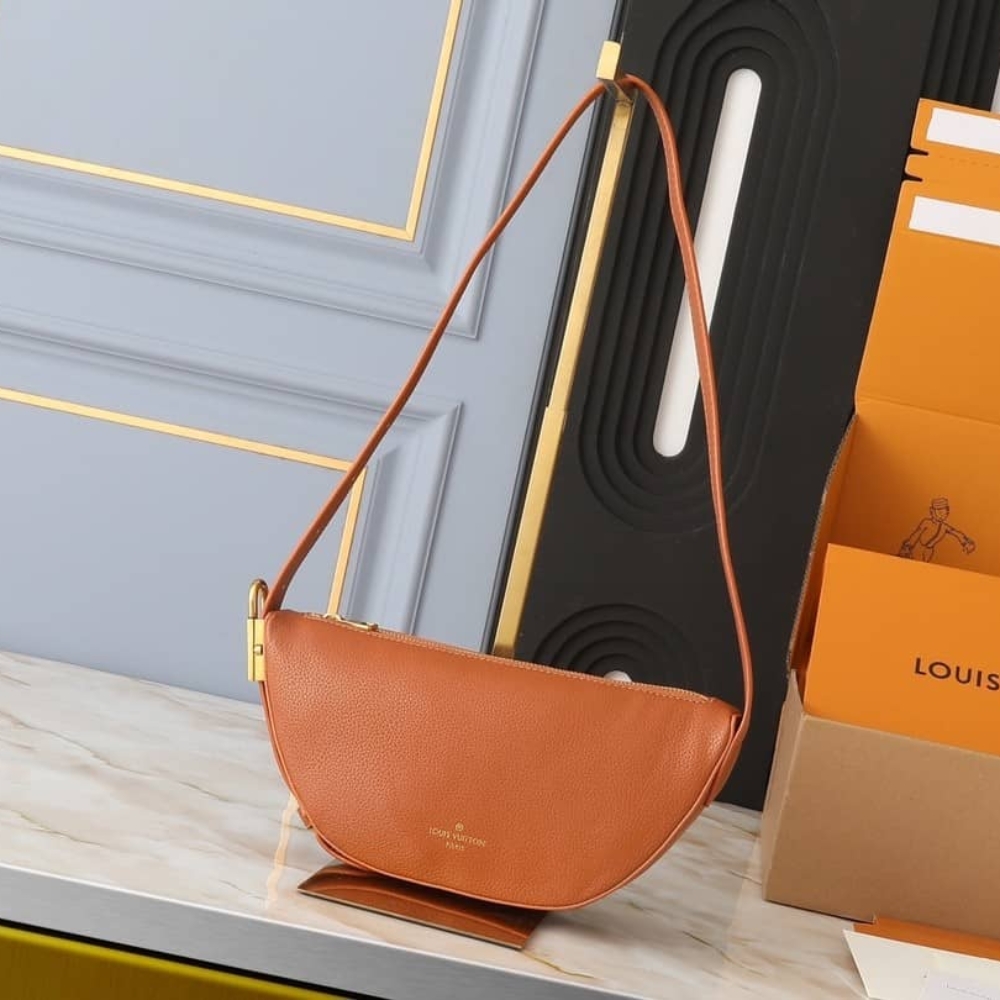 Louis Vuitton Low Key Bumbag Cognac 28Cm M83546
