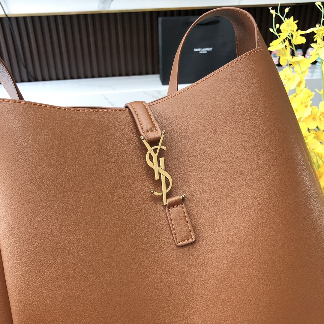 Saint Laurent Le 5 À 7 Supple Large In Grained Leather Brown 31Cm 713938Aaauq2536