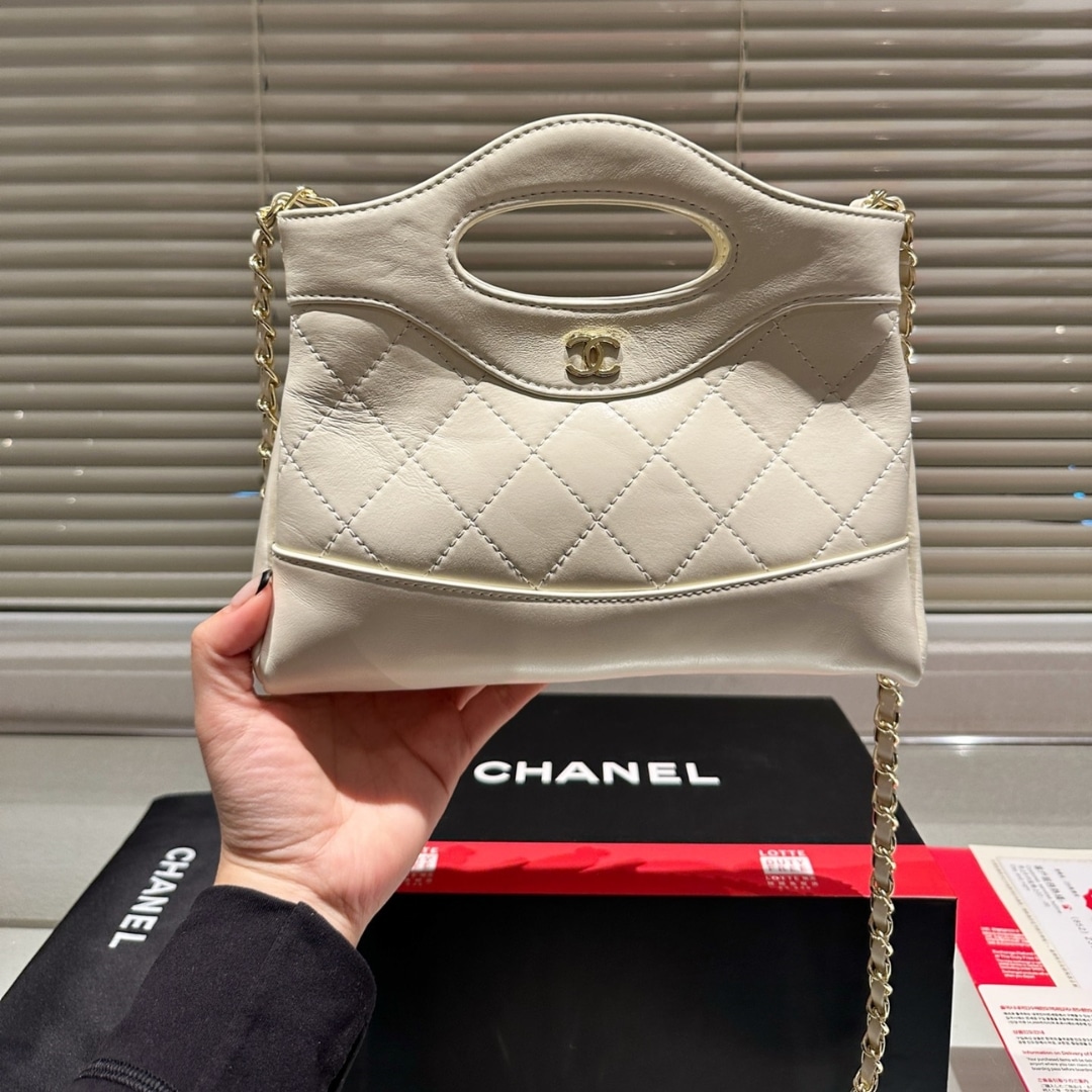 Chanel 24C Mini 31 Clutch With Chain Shiny White 24Cm