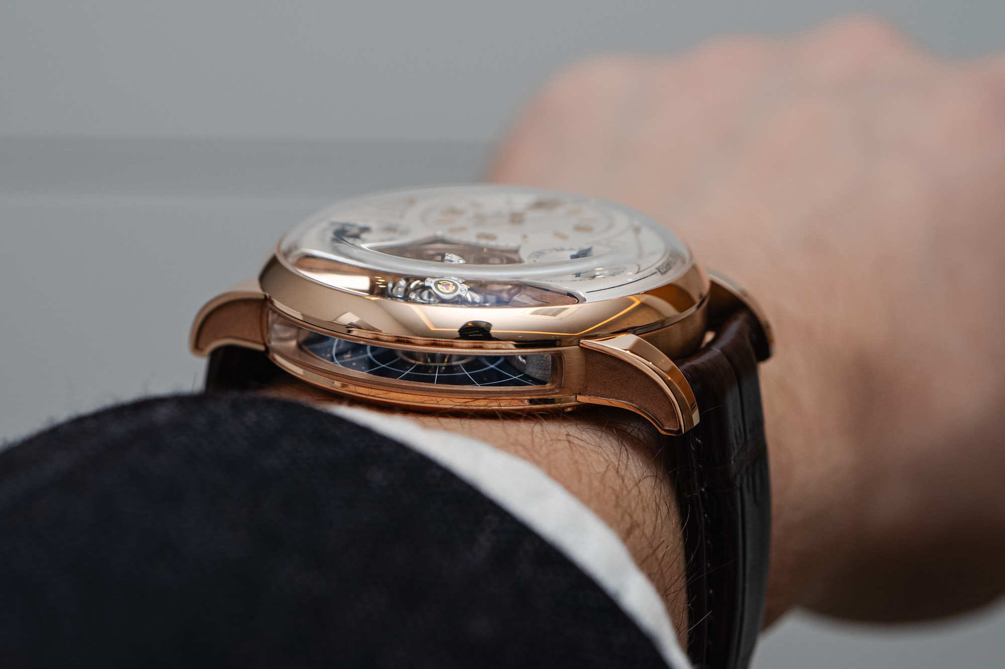 Jaeger-LeCoultre NEW THREE-AXIS TOURBILLON
