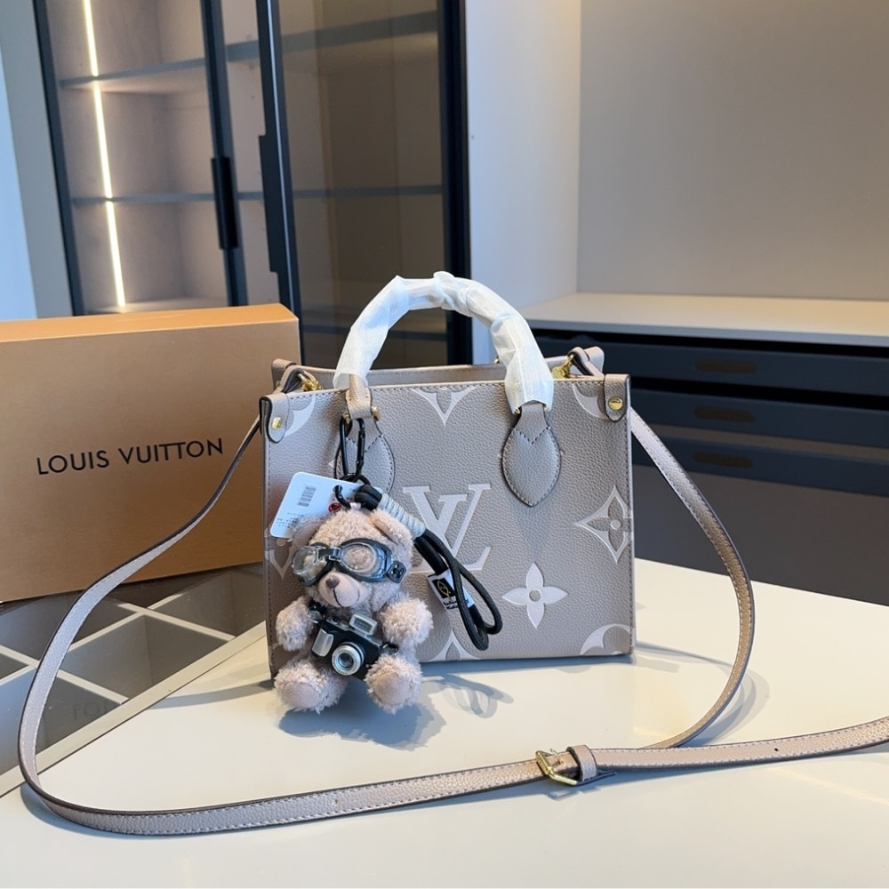 Louis Vuitton Onthego PM Dove Grey Cream 25Cm