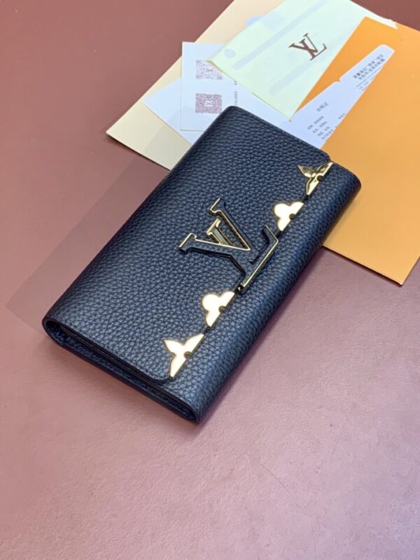 Louis Vuitton Capucines Long Black