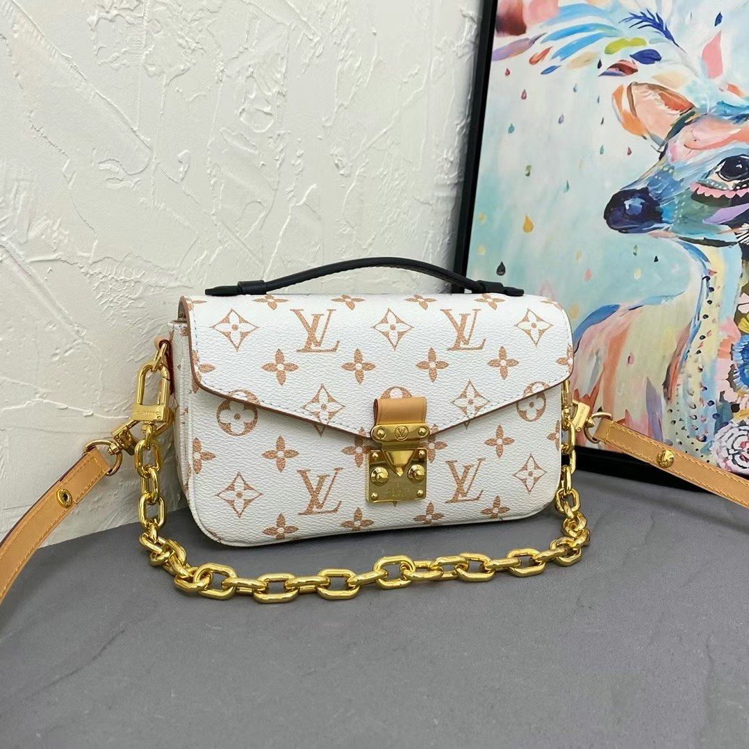 Louis Vuitton Pochette Métis East West Monogram Canvas 21Cm M46914
