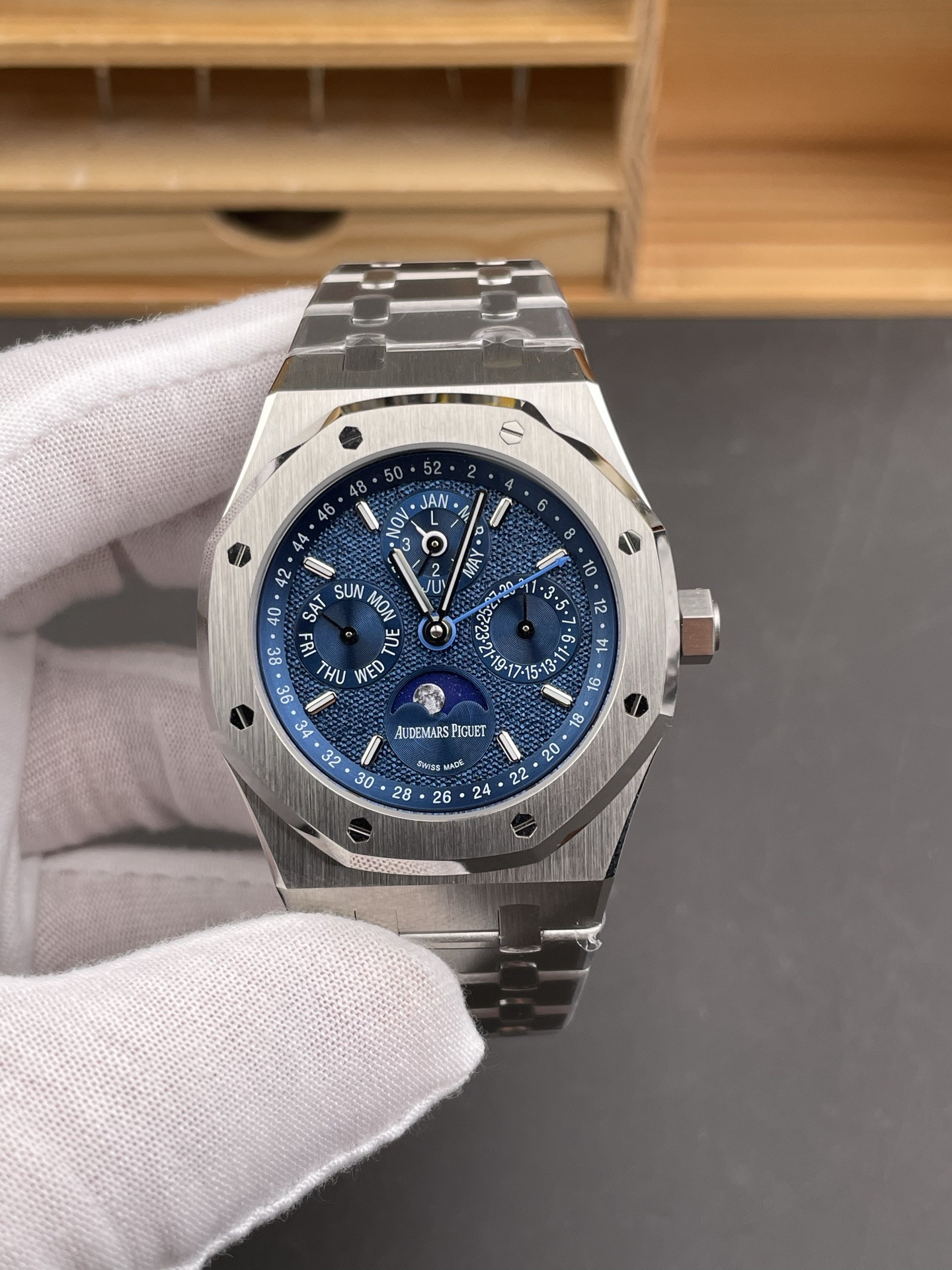 Royal Oak 26574 Blue Dial