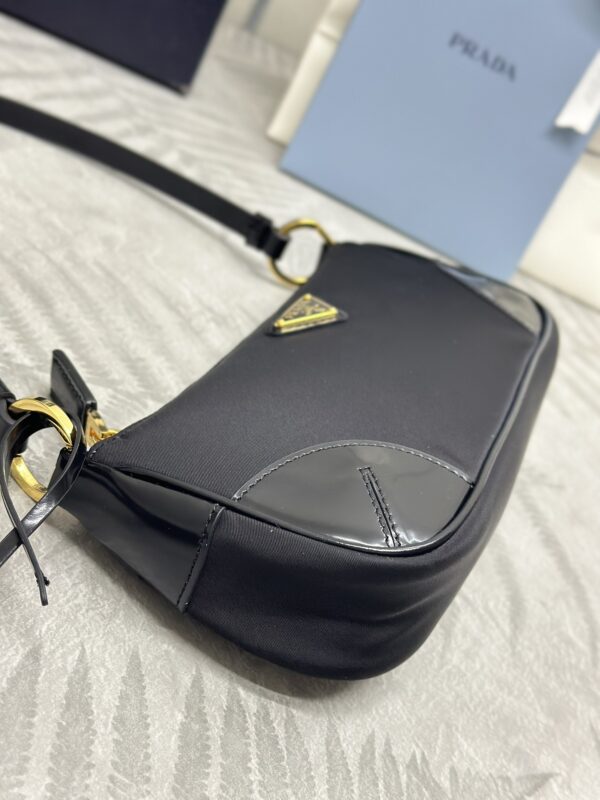 Replica Prada Re – Edition 2002 Nylon
