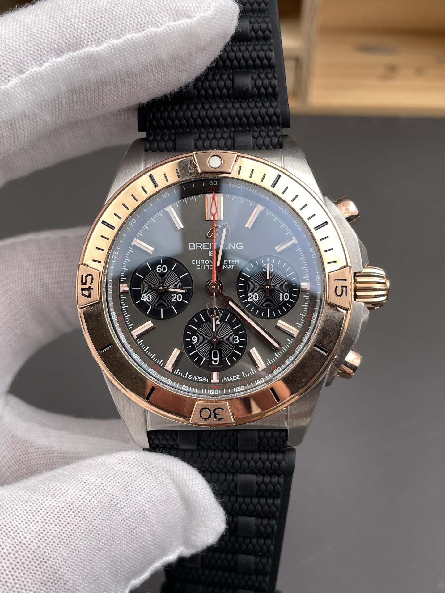 Chronomat B01 Two-tone Rose Gold Grey Dial Rubber Strap