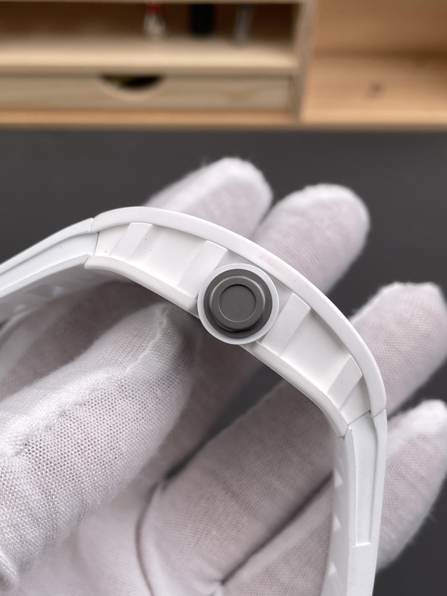 RM055 White Ceramic